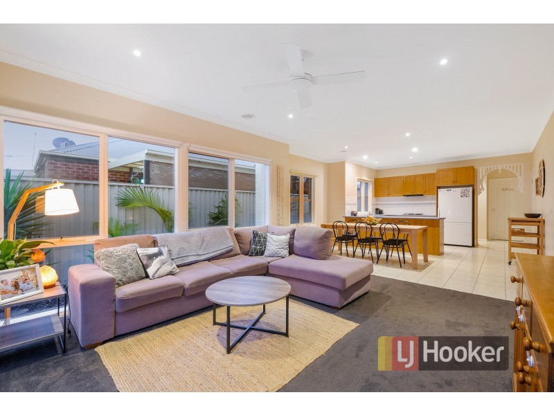 15 Catherine Place, Pakenham VIC 3810