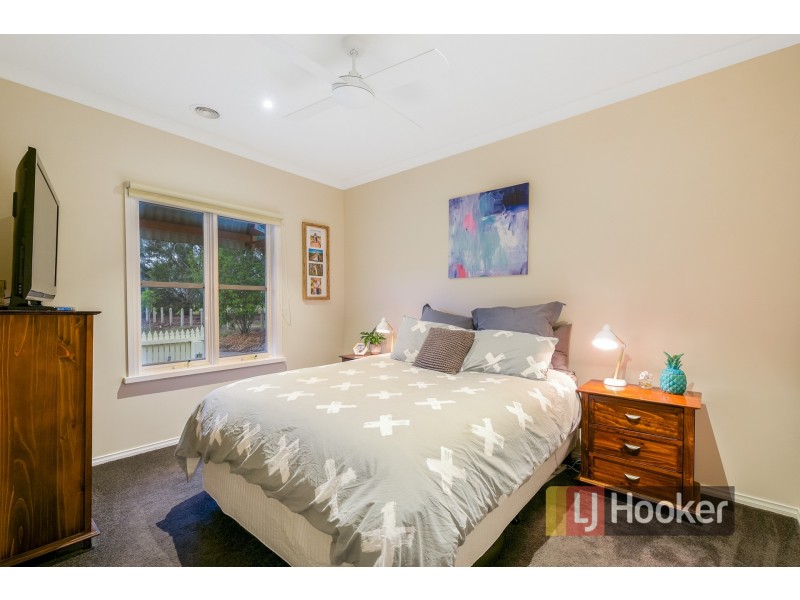 15 Catherine Place, Pakenham VIC 3810