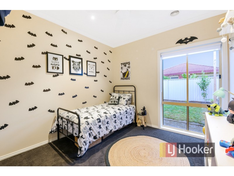 15 Catherine Place, Pakenham VIC 3810