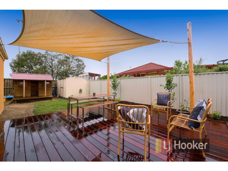 15 Catherine Place, Pakenham VIC 3810