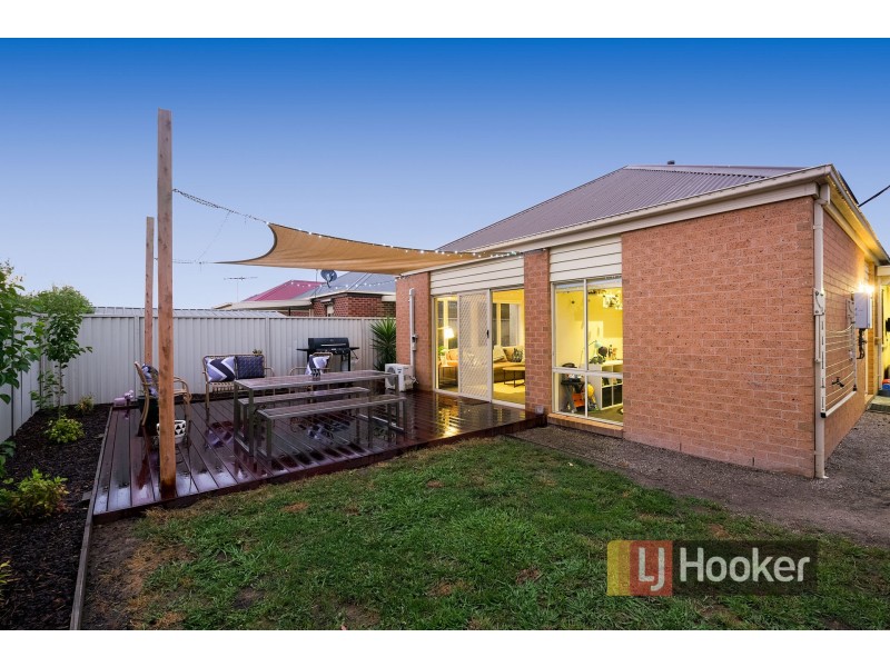 15 Catherine Place, Pakenham VIC 3810
