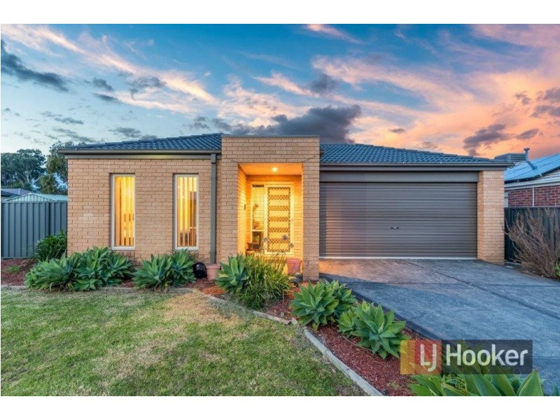 10 Persimmon Lane, Pakenham VIC 3810