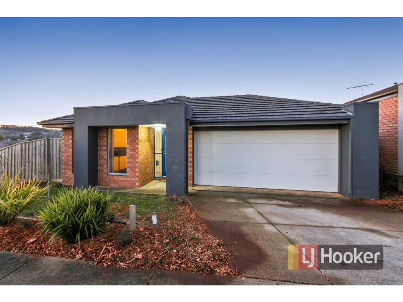 33 Central Avenue, Pakenham VIC 3810