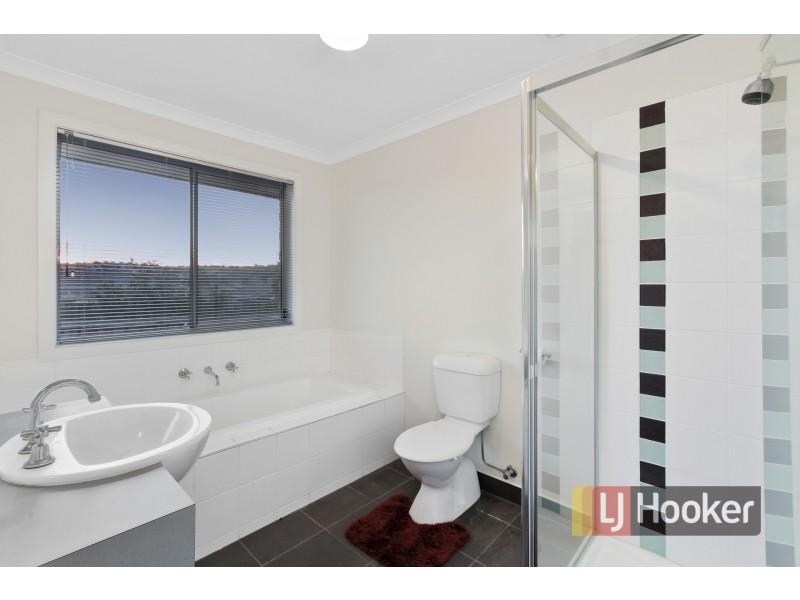 33 Central Avenue, Pakenham VIC 3810