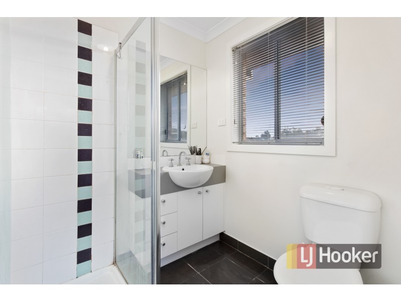 33 Central Avenue, Pakenham VIC 3810