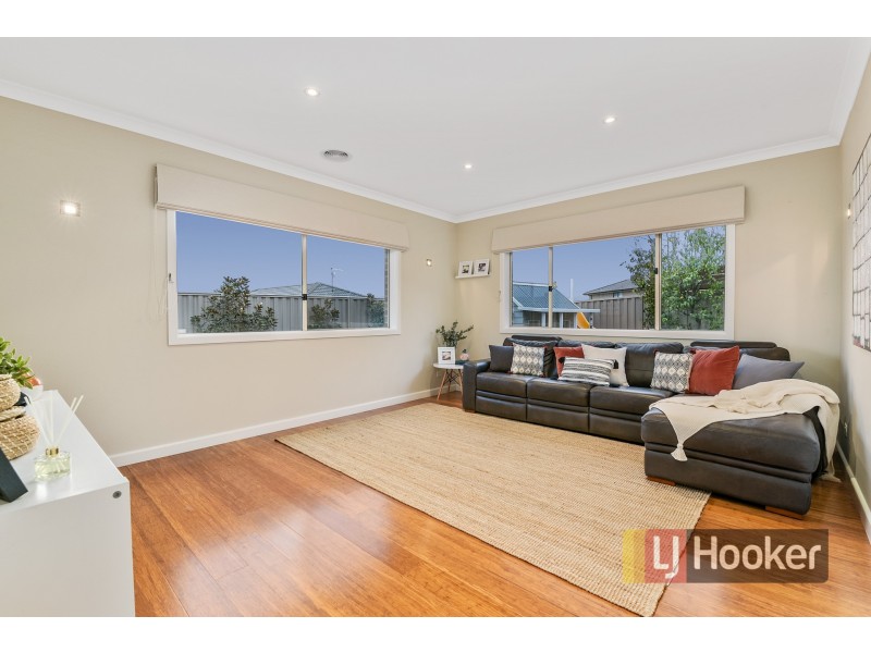 53 Villella Drive, Pakenham VIC 3810