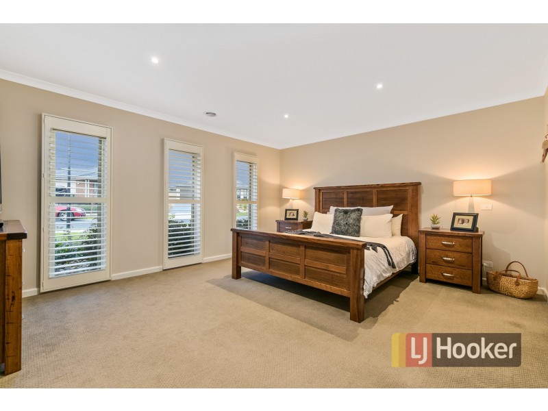 53 Villella Drive, Pakenham VIC 3810