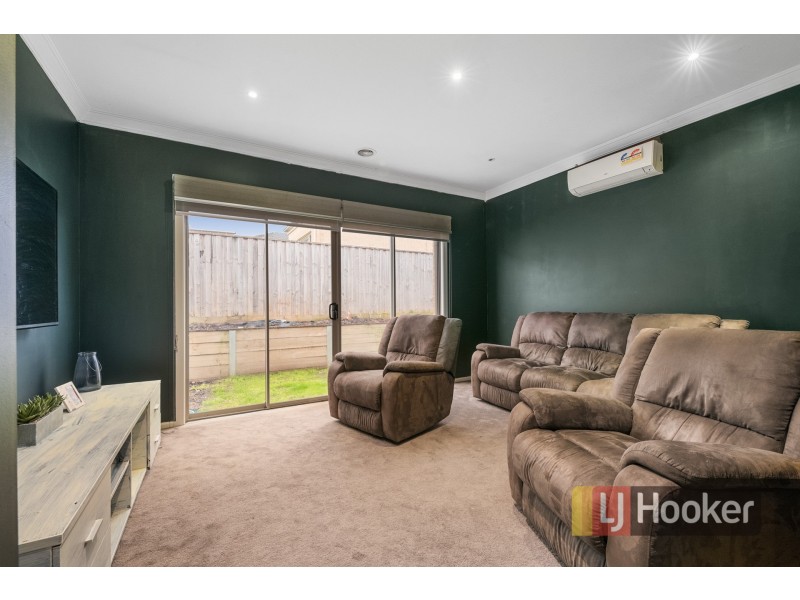 21 Harvest Road, Officer VIC 3809