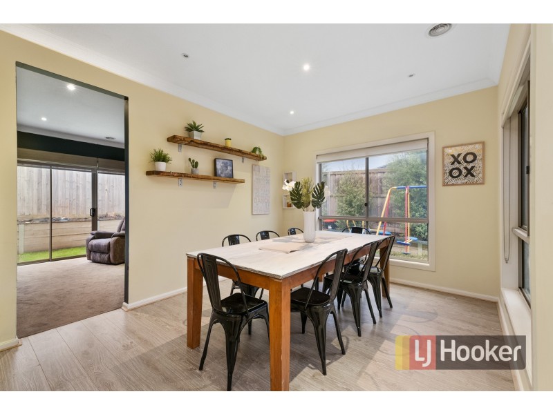 21 Harvest Road, Officer VIC 3809