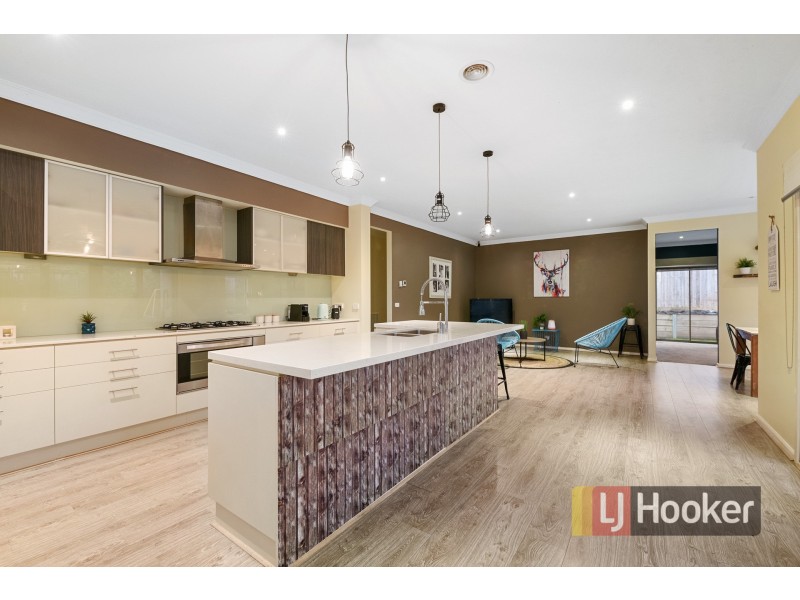 21 Harvest Road, Officer VIC 3809