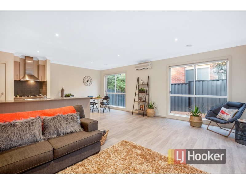26 Caspian Chase, Pakenham VIC 3810