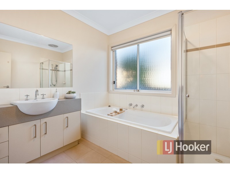 26 Caspian Chase, Pakenham VIC 3810