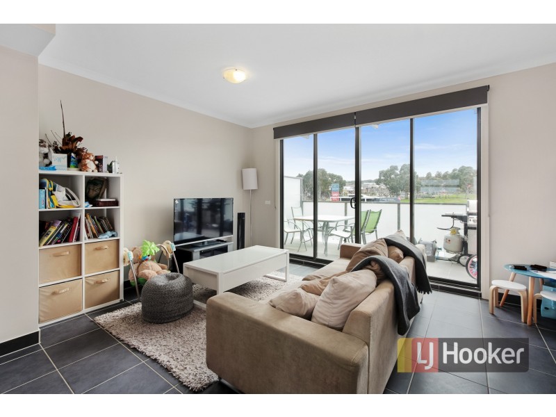 102/4 Pacific Promenade, Pakenham VIC 3810