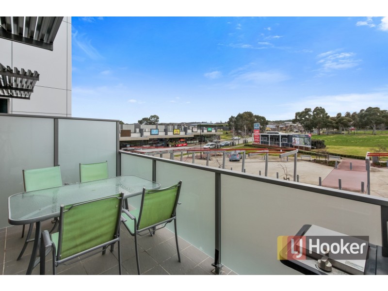 102/4 Pacific Promenade, Pakenham VIC 3810