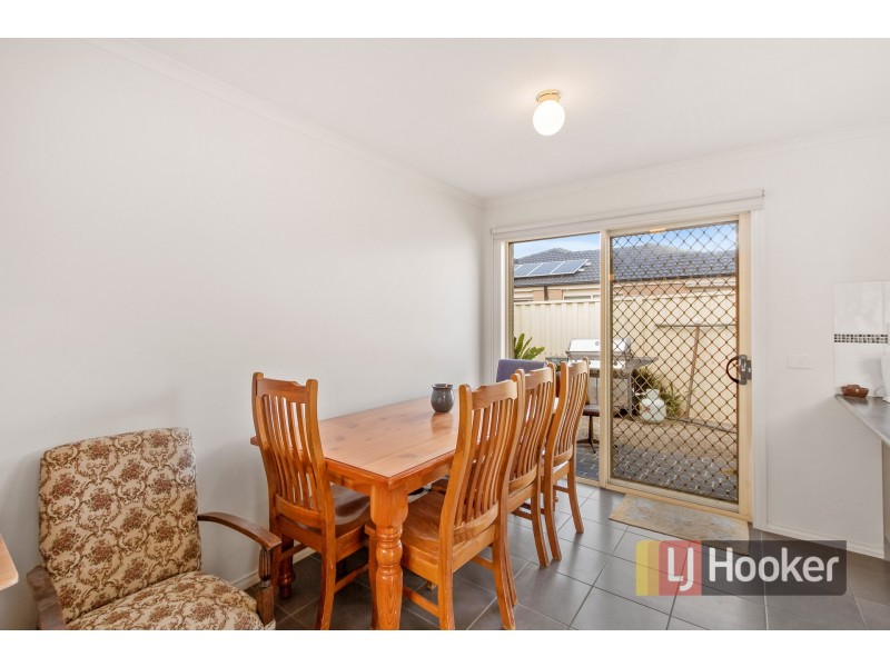 2 Belvedere Drive, Pakenham VIC 3810