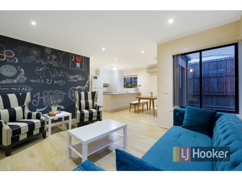 22/103 Army Road, Pakenham VIC 3810