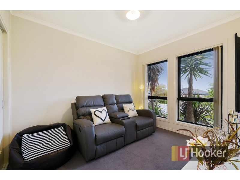 22/103 Army Road, Pakenham VIC 3810