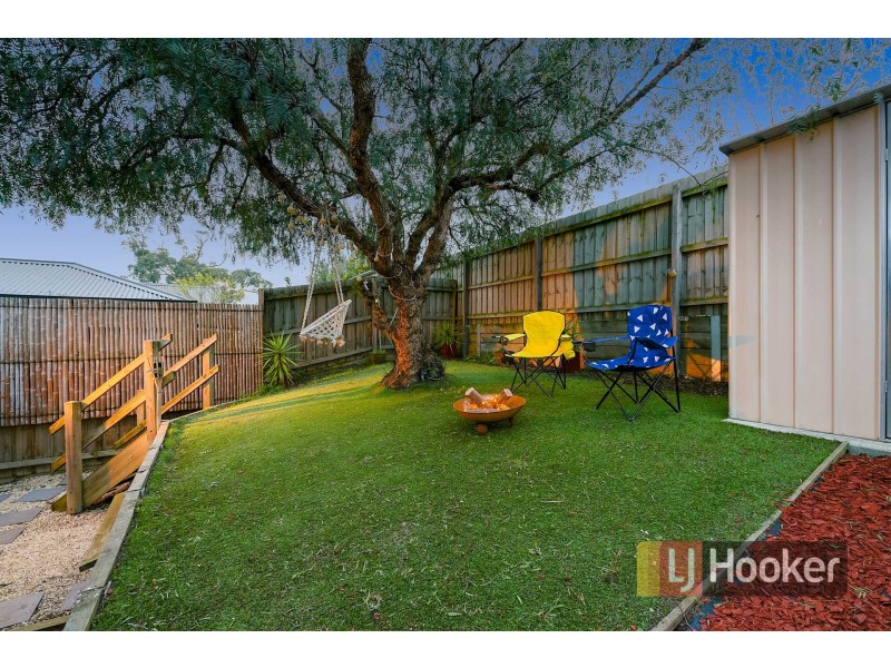 22/103 Army Road, Pakenham VIC 3810