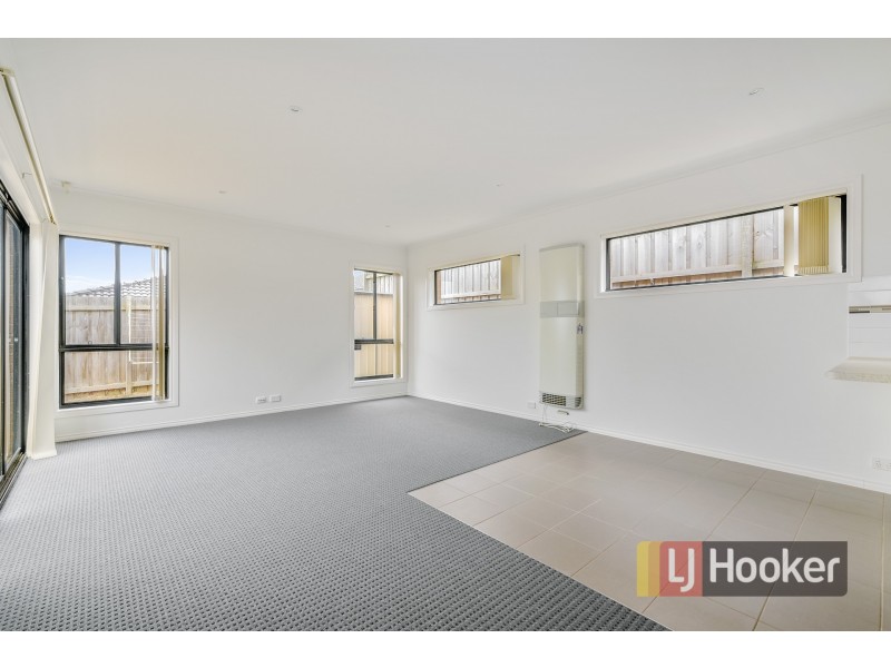 12/103 Army Road, Pakenham VIC 3810