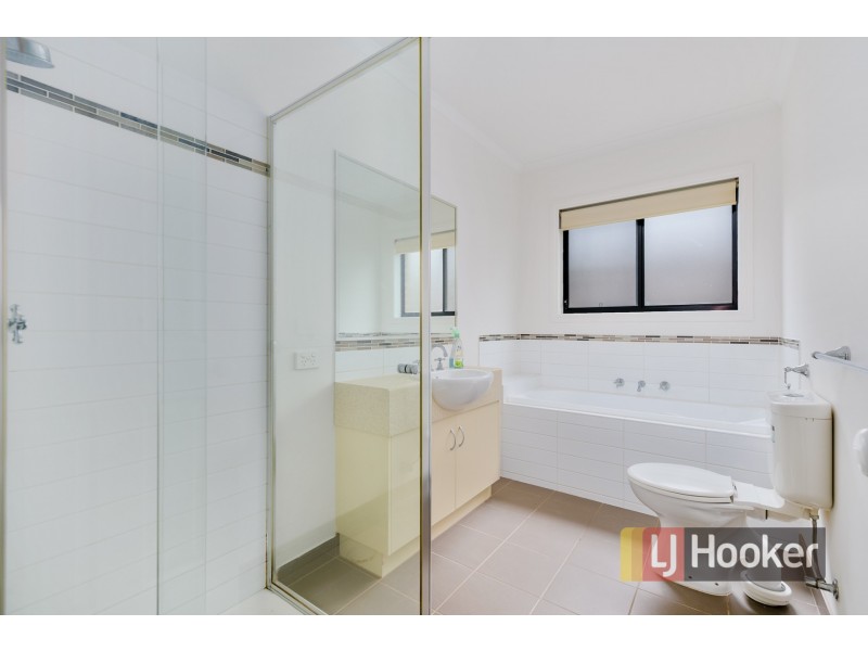 12/103 Army Road, Pakenham VIC 3810