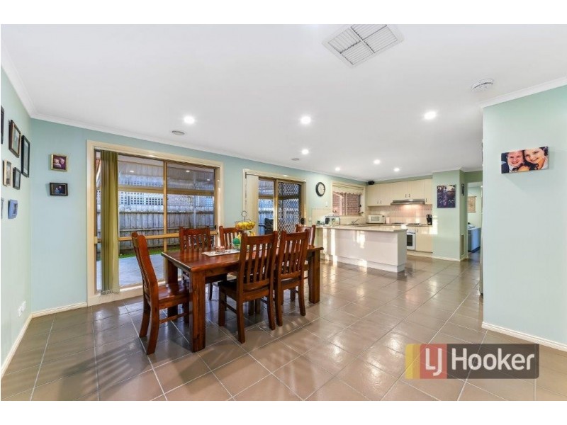 15 Heidi Court, Pakenham VIC 3810