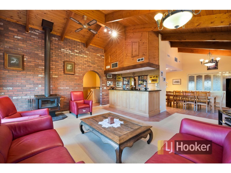 8 Dove Court, Pakenham VIC 3810