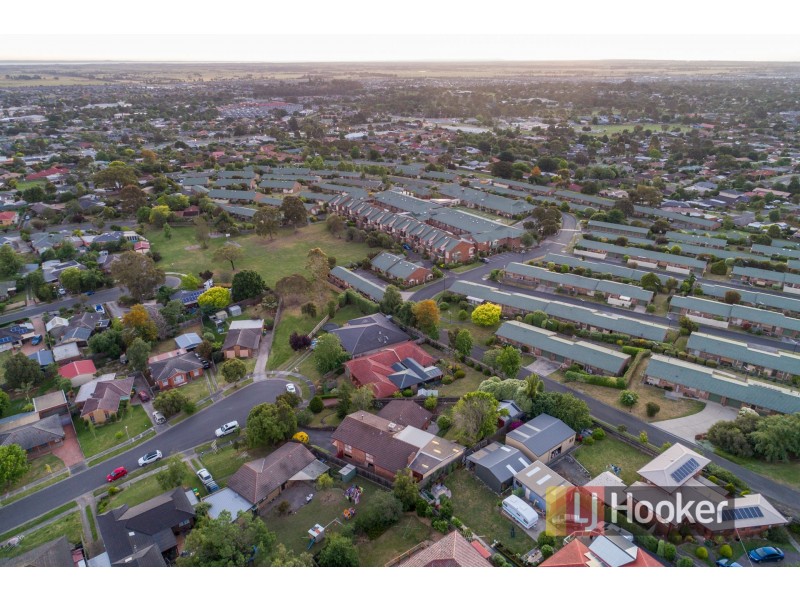 8 Dove Court, Pakenham VIC 3810