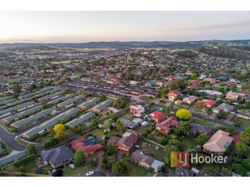 8 Dove Court, Pakenham VIC 3810