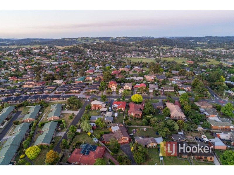 8 Dove Court, Pakenham VIC 3810