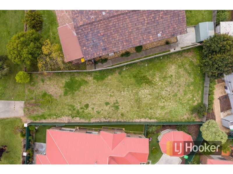 4 Ahern Road, Pakenham VIC 3810