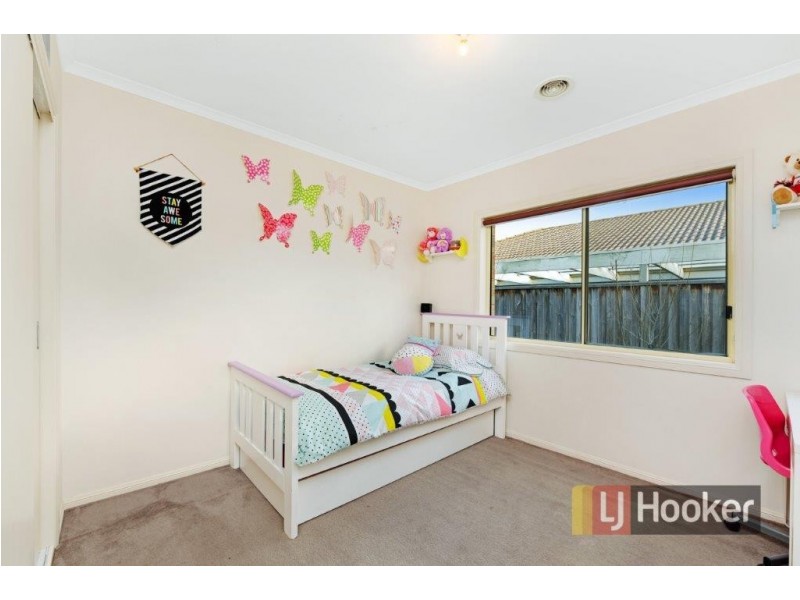 8 Tasman Way, Pakenham VIC 3810