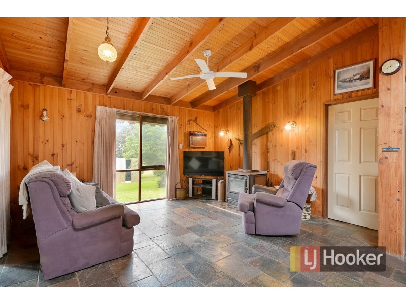 350 Mont Albert Road, Tynong VIC 3813