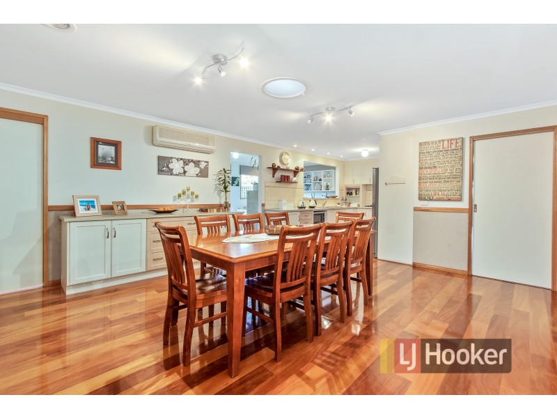 12 Kate Court, Pakenham VIC 3810