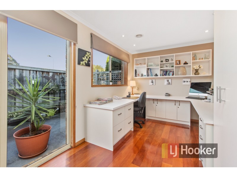 12 Kate Court, Pakenham VIC 3810