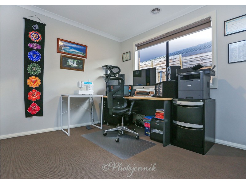 14 Longmeadow Road, Officer VIC 3809