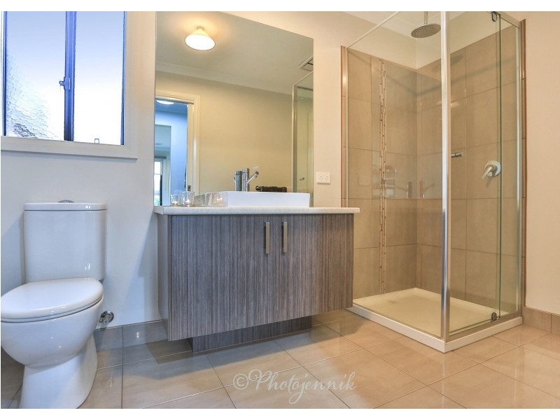 14 Longmeadow Road, Officer VIC 3809