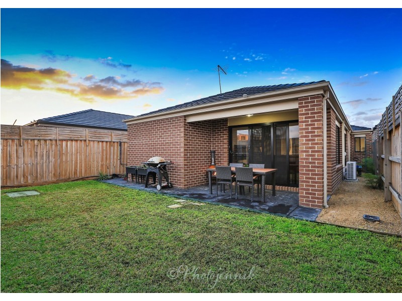 14 Longmeadow Road, Officer VIC 3809
