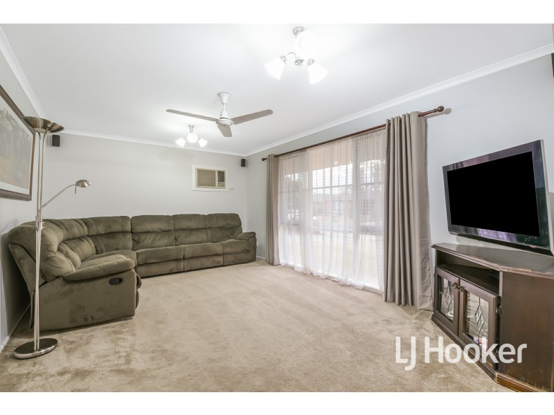 8 Daniel Court, Pakenham VIC 3810