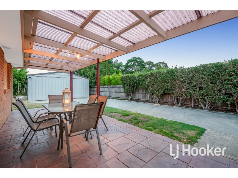 8 Daniel Court, Pakenham VIC 3810