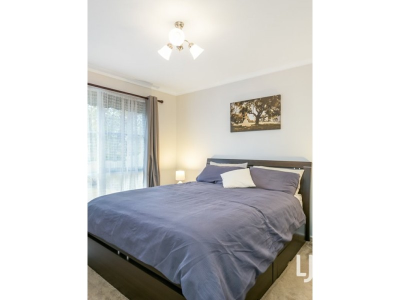 8 Daniel Court, Pakenham VIC 3810