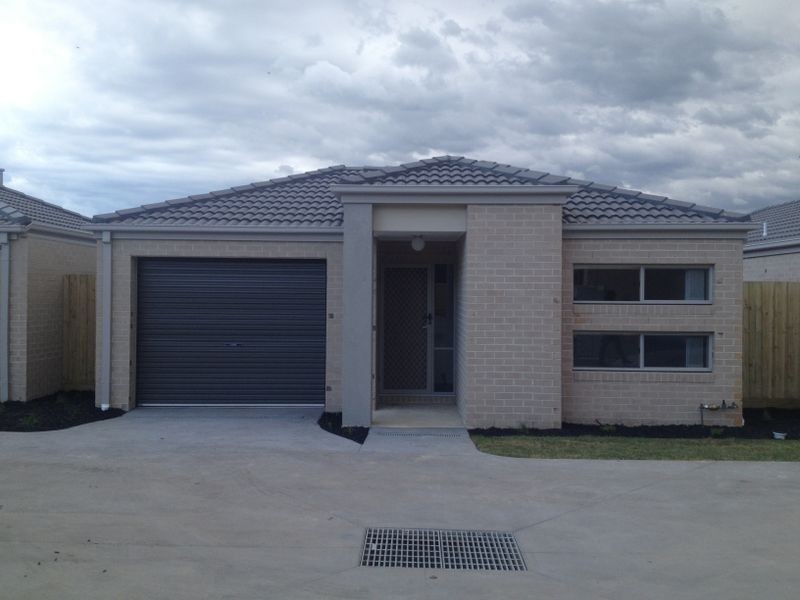 6/34 Sir Thomas Drive, Pakenham VIC 3810