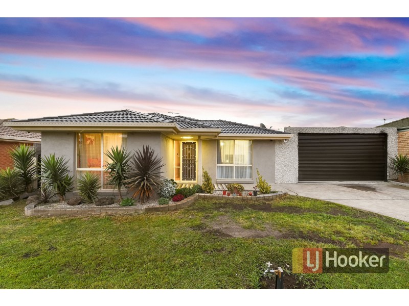 43 Simon Drive, Pakenham VIC 3810