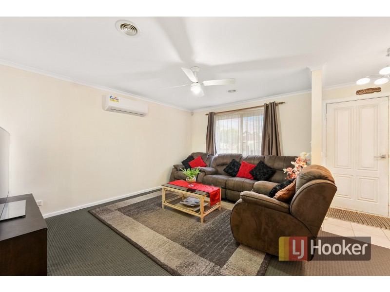 43 Simon Drive, Pakenham VIC 3810