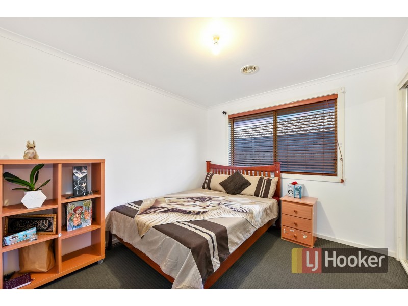 43 Simon Drive, Pakenham VIC 3810