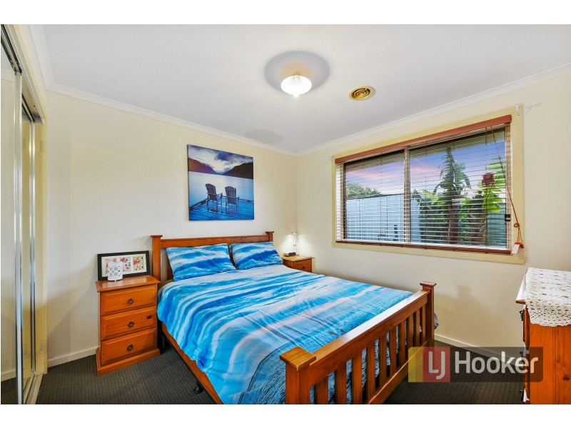 43 Simon Drive, Pakenham VIC 3810