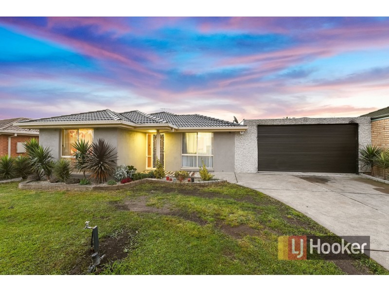 43 Simon Drive, Pakenham VIC 3810