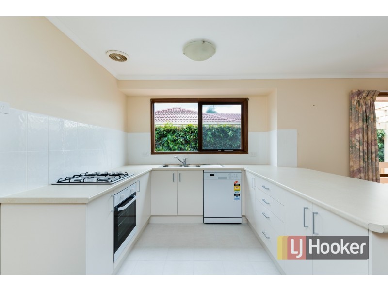 6 Damien Court, Pakenham VIC 3810