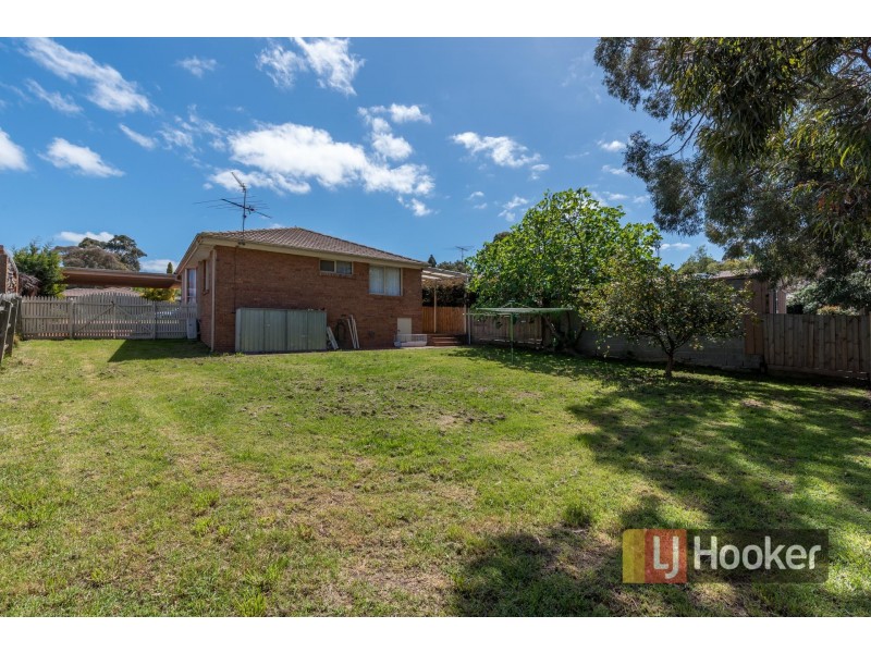 6 Damien Court, Pakenham VIC 3810