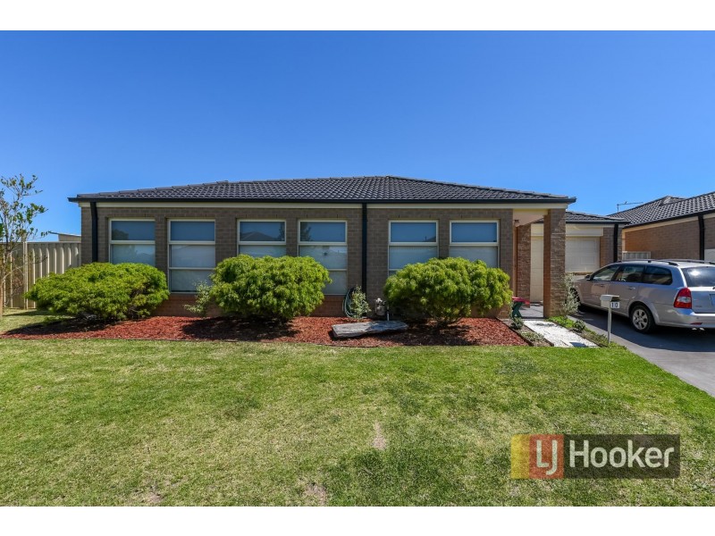 10 Belvedere Drive, Pakenham VIC 3810
