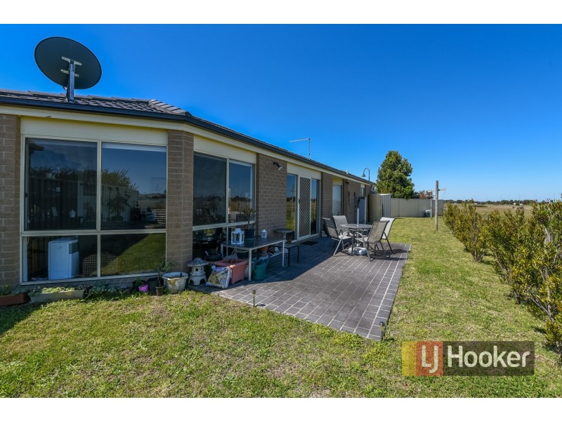 10 Belvedere Drive, Pakenham VIC 3810